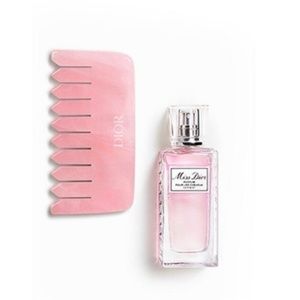 DIOR Miss Dior Gift Set Hair Mist 1 oz / 30 ml
With Rose Quartz Comb & Gift Box